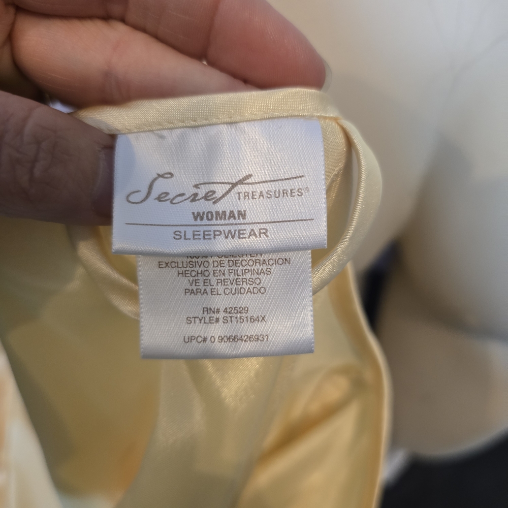 Silky Cream‎ Floral-Embroidered Robe - Picture 7 of 7